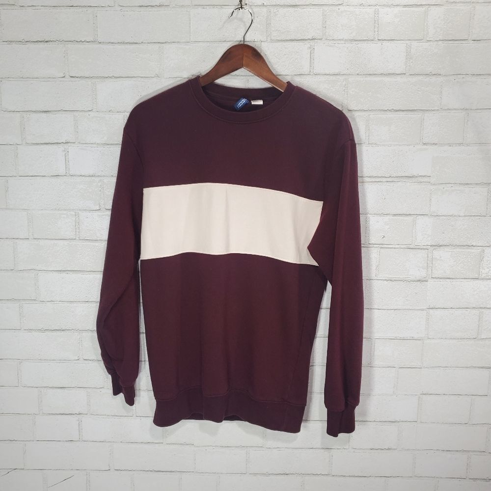 H&M Divided maroon crewneck sweatshirt‎
